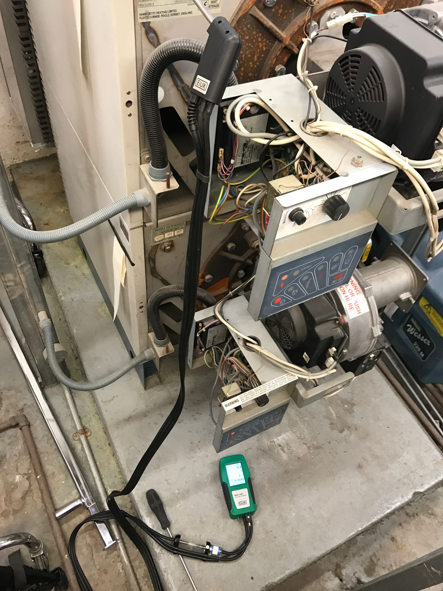 gas safe registered engineer near me Walton-on-Thames, KT12